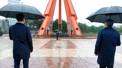 Руководство Молдовы возложило цветы на мемориале "Вечность" 9 Мая