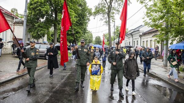Представители Поискового движения Молдовы на Марше Победы в Кишиневе - Sputnik Молдова