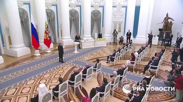 Putin i-a înmânat lui Lavrov cea mai înaltă distincție a Rusiei, Ordinul Sfântul Andrei cel Întâi Chemat - Sputnik Moldova