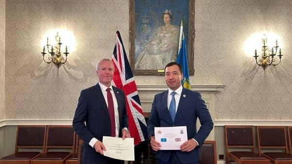Kazahstanul a semnat un plan de cooperare în domeniul apărării cu Marea Britanie: baza acestuia va fi formarea lingvistică și instruirea ofițerilor din țară în școlile militare britanice, informează Ministerul Apărării din Kazahstan - Sputnik Moldova