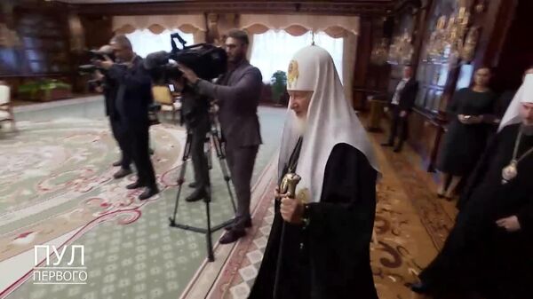 Patriarhul Kirill, care se află într-o vizită în Belarus, l-a decorat pe Lukașenko cu Ordinul Sfântului Nobil Cneaz Daniel al Moscovei, clasa I - Sputnik Moldova