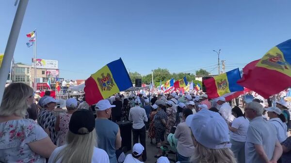 Участники митинга в Комрате требуют прекратить правовой произвол в отношении башкана Евгении Гуцул - Sputnik Молдова