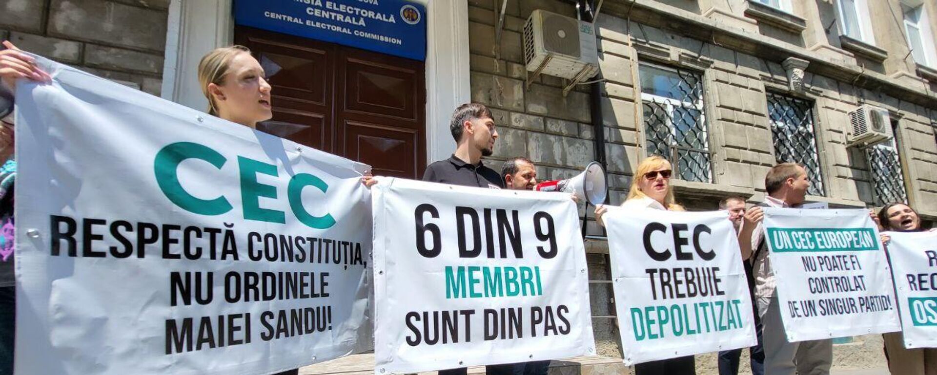 Пикет блока Альтернатива у здания ЦИК - Sputnik Молдова, 1920, 07.07.2025