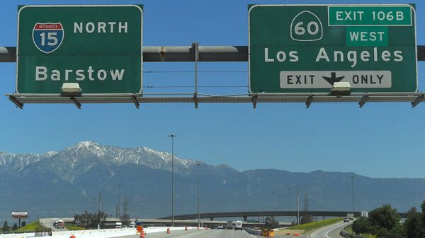 Беспорядки в Лос-Анджелесе: резиновые пули от полиции и баррикады от протестующих - Sputnik Молдова