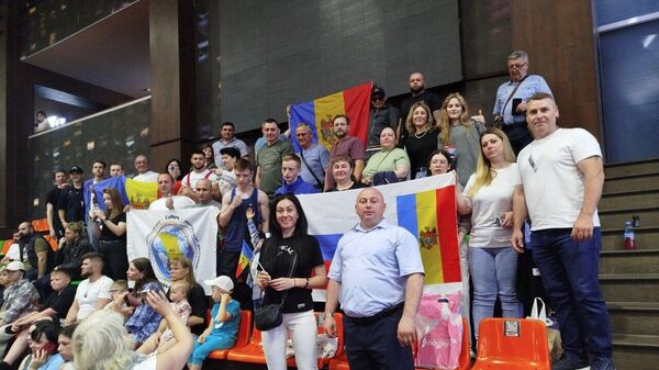 Многократный чемпион мира по пауэрлифтингу из Молдовы Виктор Мунтян на Кубке мира в Санкт-Петербурге вновь одержав блестящую победу — завоевал 9 золотых медалей, а также почетный кубок - Sputnik Молдова