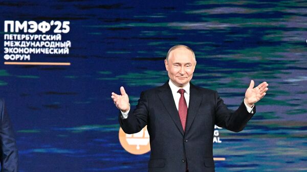 Выступление президента России на Петербургском международном экономическом форуме - Sputnik Moldova