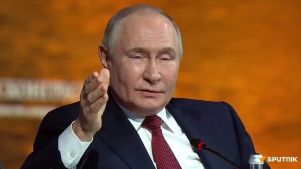 Мы дружим с теми, кто хочет идти вперед: Владимир Путин заявил, что Россия и Китай никому не создают сложности - Sputnik Молдова