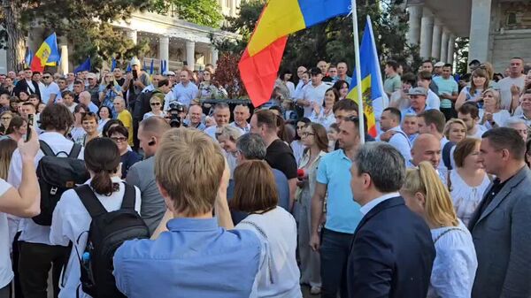 Au sosit Maia Sandu și Dorin Recean la evenimentul oficial dedicat Zilei Suveranității, desfășurat în centrul Chișinăului - Sputnik Moldova