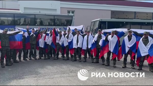 Ministerul rus al Apărării confirmă schimbul de prizonieri și publică o înregistrare video - Sputnik Moldova