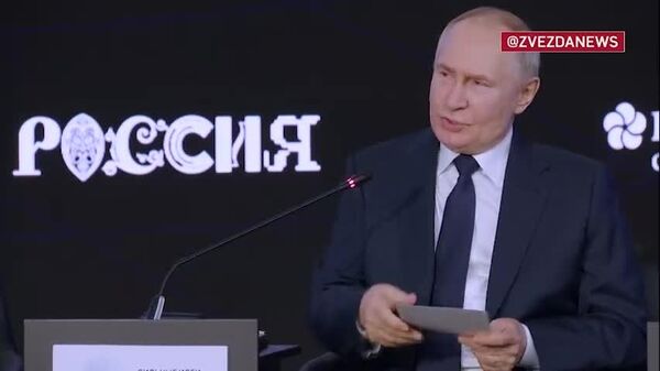Familia tradițională ar trebui să devină o tendință la modă în dezvoltarea Rusiei - Putin - Sputnik Moldova