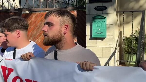 Вопреки давлению властей у Госрезиденции проходит пикет противников саммита Молдова–ЕС - Sputnik Молдова