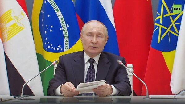 Țările BRICS reprezintă 40% din economia globală, cu un PIB combinat de 77 trilioane de dolari - Sputnik Moldova