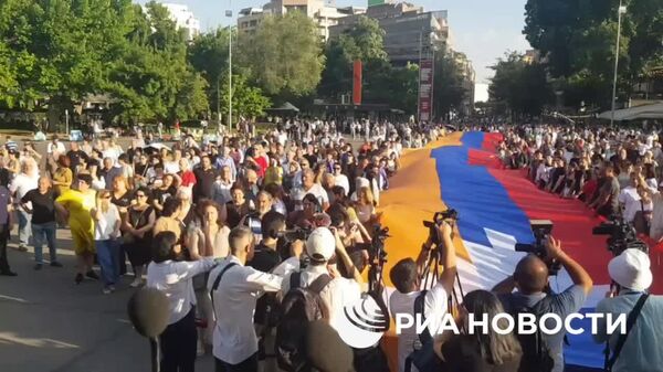 Армянские переселенцы из Нагорного Карабаха собрались на митинг в центре Еревана, передает РИА Новости - Sputnik Молдова