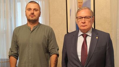 Председатель Координационного совета российских соотечественников Республики Молдова и глава комитета "Победа" Алексей Петрович провел встречу с послом России в Молдове Олегом Озеровым