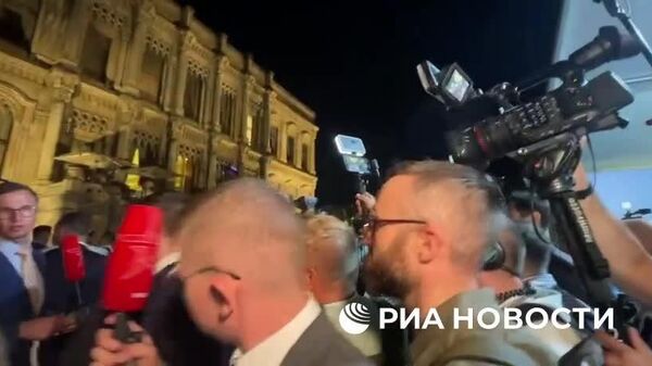 Jurnaliștii așteaptă intrarea delegațiilor la conferința de presă, transmite corespondentul RIA Novosti - Sputnik Moldova