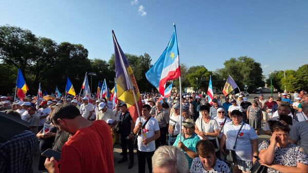 В Чадыр-Лунге проходит митинг в поддержку башкана Гагаузии Евгении Гуцул - Sputnik Молдова