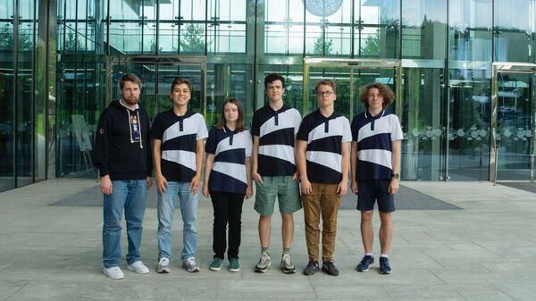 Четыре российских старшеклассника завоевали две золотые и две серебряные медали на 37-й Международной олимпиаде по информатике в Боливии, передает РИА Новости - Sputnik Молдова