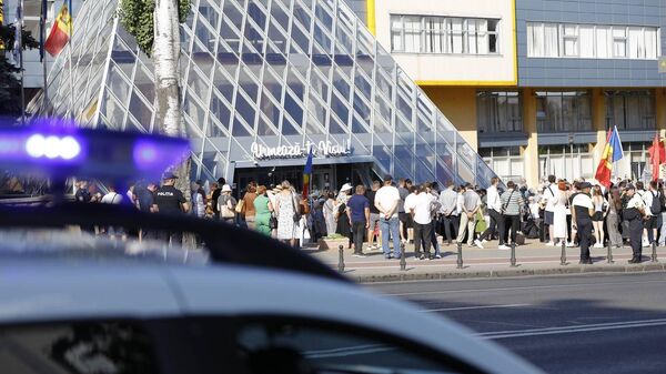 Митинг в поддержку Марины Таубер: запрет на передвижение и кордон полиции  - Sputnik Молдова