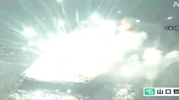 O barjă folosită pentru lansarea artificiilor a luat foc în Yokohama, Japonia, relatează NHK - Sputnik Moldova