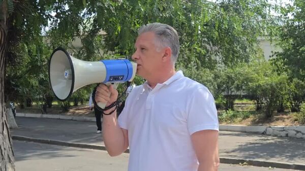 Deputaților blocului „Victoria” nu li s-a permis să-i viziteze pe Guțul și Popan, pe motiv că, presupus, le-ar fi expirat mandatul parlamentar - Sputnik Moldova