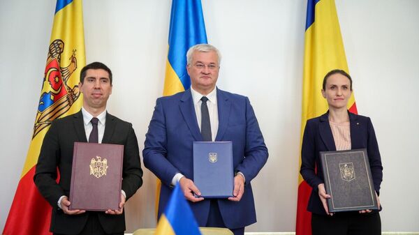 Трехсторонняя встреча глав МИД Молдовы, Украины и Румынии прошла в Черновцах - Sputnik Молдова