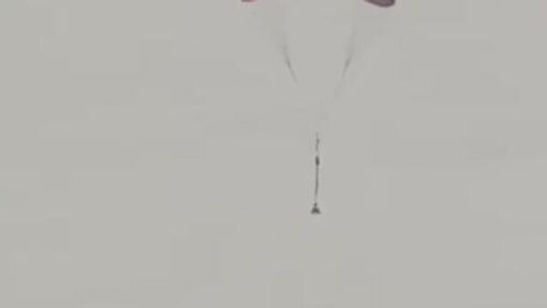 Корабль Crew Dragon с российским космонавтом Кириллом Песковым вернулся на Землю, с места приводнения членов экипажа заберет спасательное судно, сообщает РИА Новости со ссылкой на Роскосмос - Sputnik Молдова