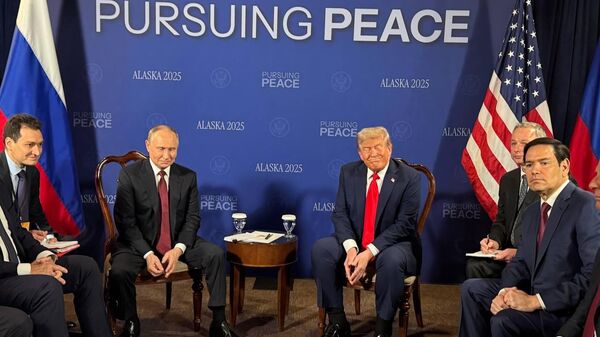 Primele imagini de la negocierile dintre Putin și Trump - Sputnik Moldova