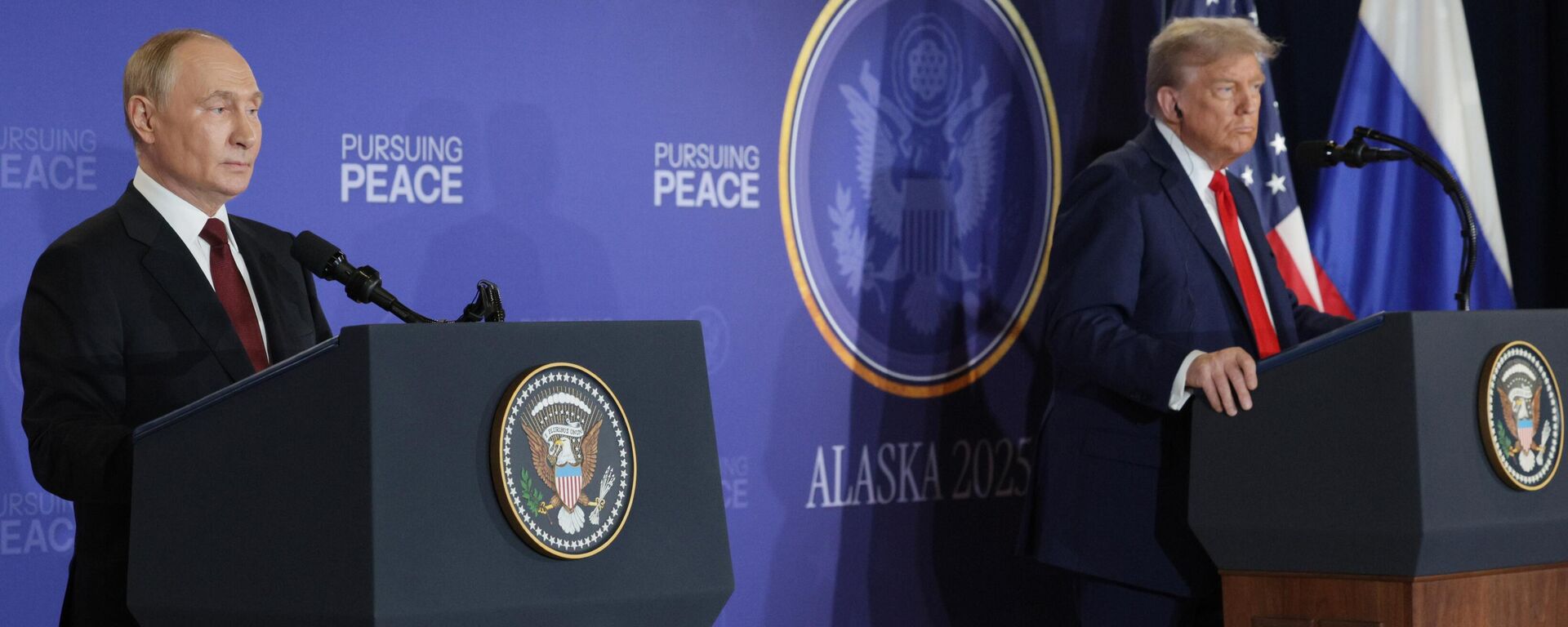 От конфронтации к диалогу:  Путин и Трамп подвели итоги встречи на Аляске - Sputnik Молдова, 1920, 16.08.2025