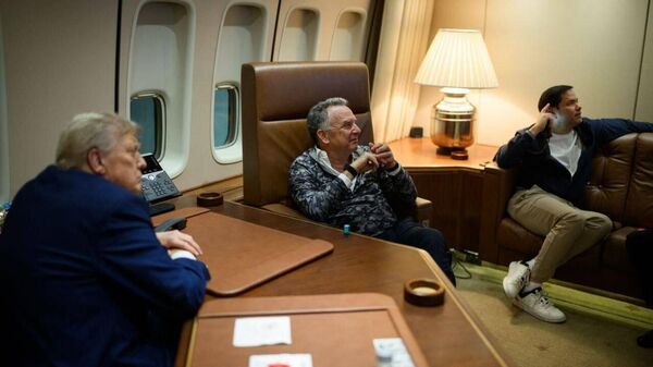 Белый дом опубликовал фото разговора Трампа с Зеленским и европейскими лидерами накануне - Sputnik Молдова