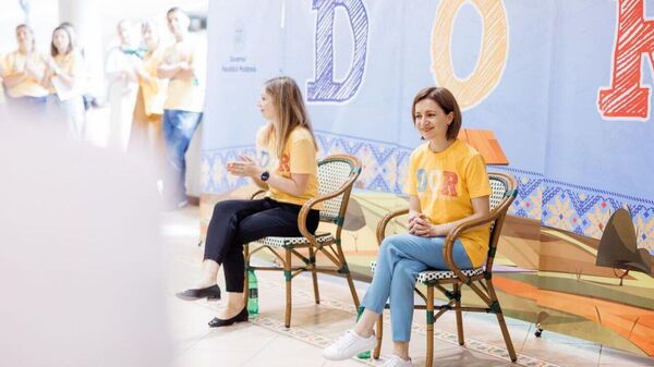 În timp ce sursele mass-media de opoziție sunt drastic cenzurate și presate, închise, blocate, capii PAS, inclusiv pe seama resurselor publice, își fac reclamă la greu și fără nici-o jenă - Sputnik Moldova