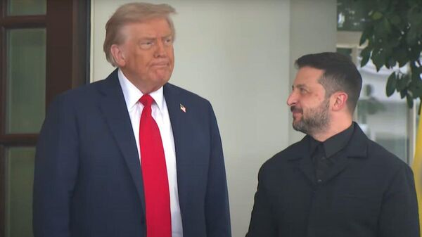 Zelenski a ajuns la Casa Albă, îmbrăcat intr-un tricou polo și o jachetă negre, pentru a se întâlni cu Trump - Sputnik Moldova