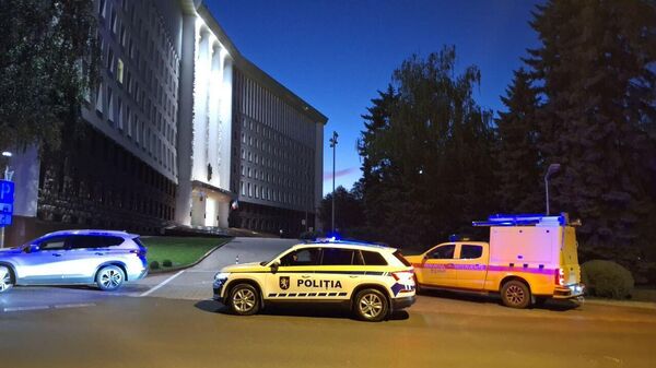 Poliția a blocat accesul la președinție și parlament - Sputnik Moldova