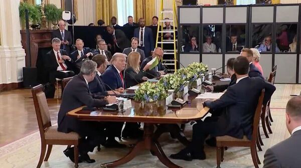 Trump și-a exprimat încrederea în ajungerea la un acord care va asigura Ucraina la o întâlnire cu liderii europeni - Sputnik Moldova