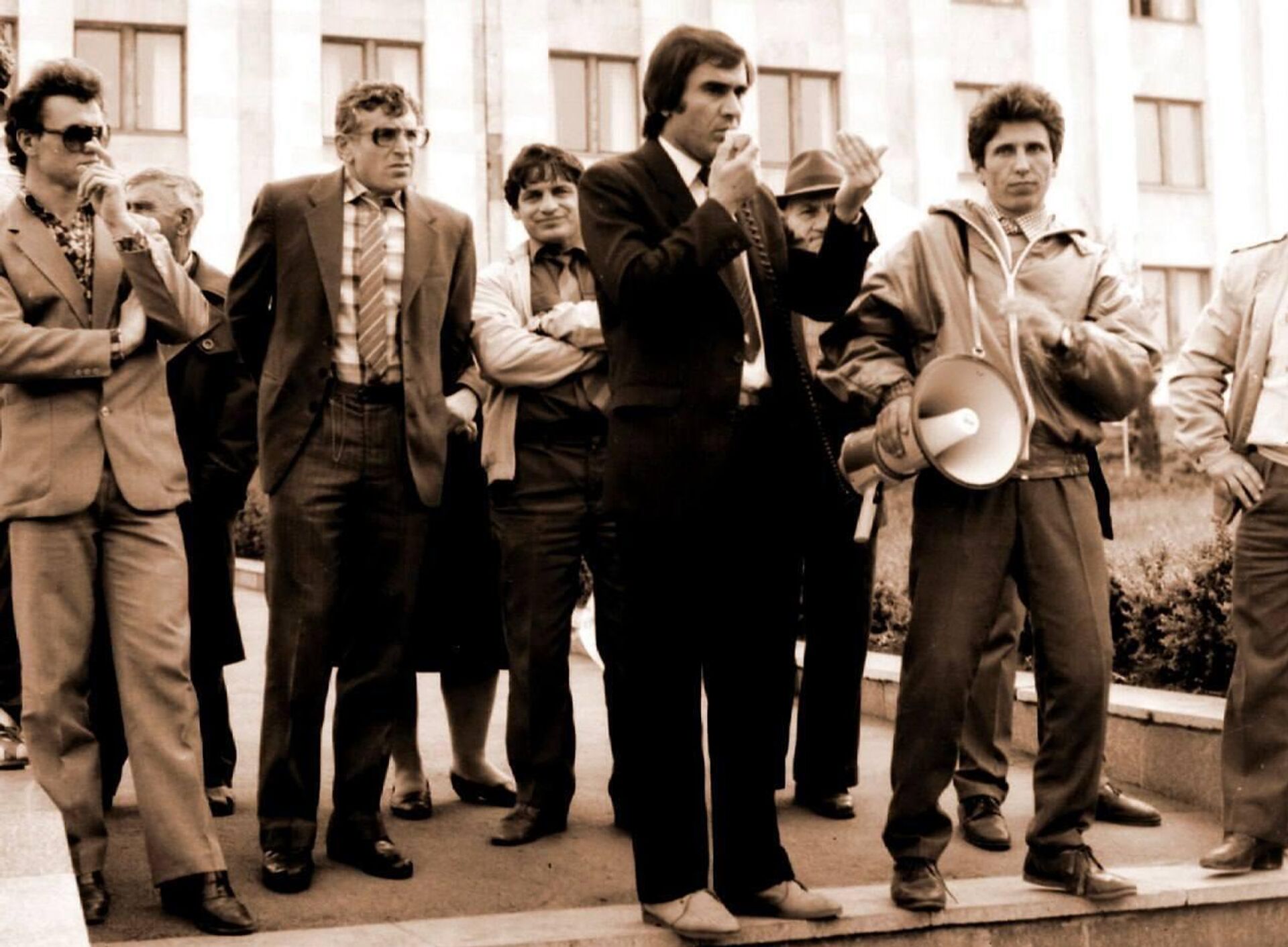 Башкан Гагаузии Евгения Гуцул поздравила жителей с 35-летием создания Гагаузской Республики - Sputnik Молдова, 1920, 19.08.2025