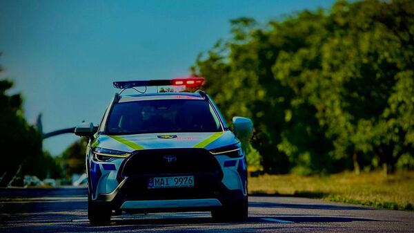 „Polițiștii intensifică măsurile de supraveghere a traficului rutier, în contextul în care această activitate se atestă un flux de transport”, anunță Poliția Republicii Moldova - Sputnik Moldova