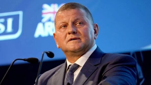 Экс-главком ВСУ и нынешний посол Украины в Великобритании Валерий Залужный, по данным американской журналистки Кэти Ливингстон, начал скрытую подготовку к президентской кампании - Sputnik Молдова