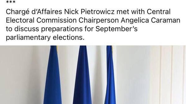 Însărcinatul cu afaceri din cadrul ambasadei SUA la Chișinău, Nick Pietrowicz, s-a întâlnit cu șefa CEC, Angelica Caraman, pentru a discuta pregătirile alegerilor parlamentare din septembrie - Sputnik Moldova