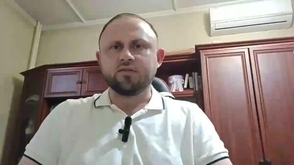 Санду и PAS пытаются переписать молдавскую историческую память, называя освобождение страны Советской армией оккупацией и ставя знак равенства между советским солдатом и нацистским захватчиком, заявил историк Александр Кориненко в интервью Sputnik Молдова - Sputnik Молдова