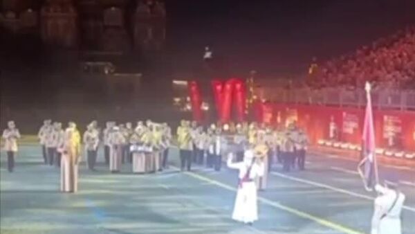 Оркестр из ОАЭ порадовал зрителей исполнением легендарной Смуглянки на пресс-показе фестиваля Спасская башня - Sputnik Молдова