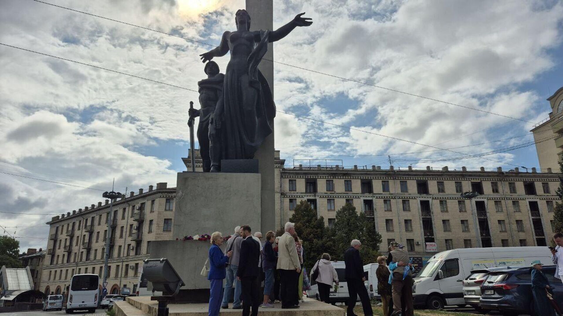 Azi la Chișinău au fost depuse flori la monumentul Eliberatorilor - Sputnik Молдова, 1920, 23.08.2025