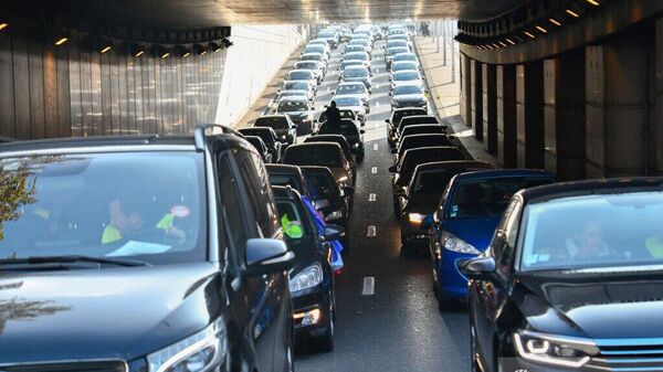 Planul Uniunii Europene de renunțare la motoarele cu combustie internă este imposibil de realizat, consideră Asociația Europeană a Producătorilor de Automobile - Sputnik Moldova