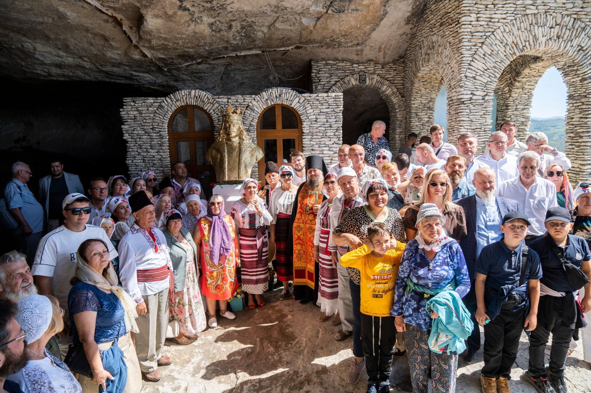 В Крыму открыли бюст молдавского князя Штефана Великого - Sputnik Молдова, 1920, 27.08.2025