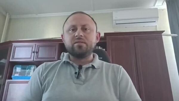 Молдавский политолог Александр Кориненко о предвыборном визите в Молдову европейских тяжеловесов — Мерца, Макрона и Туска - Sputnik Молдова