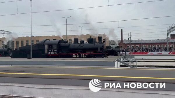 O paradă a locomotivelor cu aburi este în desfășurare la Sankt Petersburg, transmite corespondentul RIA Novosti - Sputnik Moldova