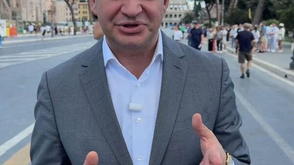 Мэр Кишинёва Ион Чебан каким-то образом обошёл санкции и запрет на въезд в ЕС (инициированные как раз Румынией), и вещает прямо сейчас из Рима - Sputnik Молдова