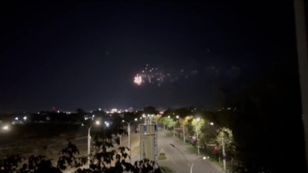 Праздничный салют состоялся в Тирасполе в честь 35-летия Приднестровья - Sputnik Молдова