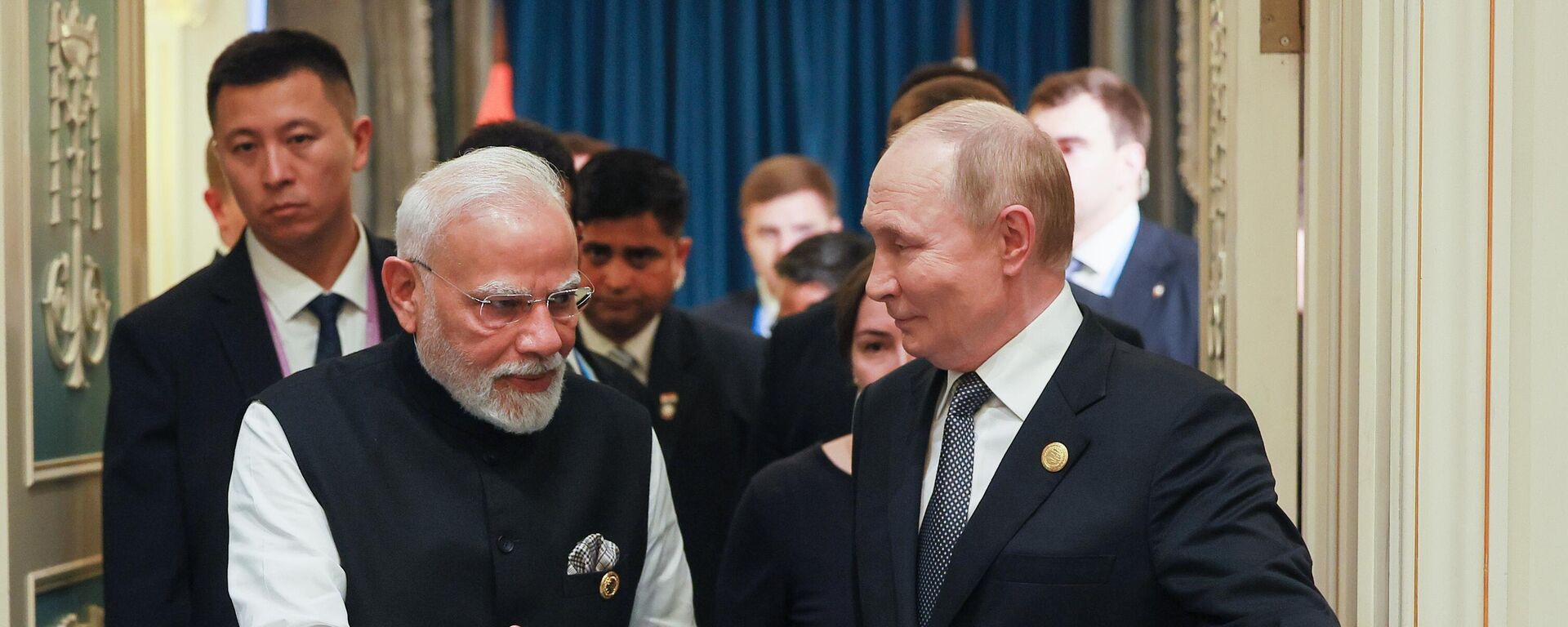 Владимир Путин и Нарендра Моди  - Sputnik Молдова, 1920, 03.09.2025