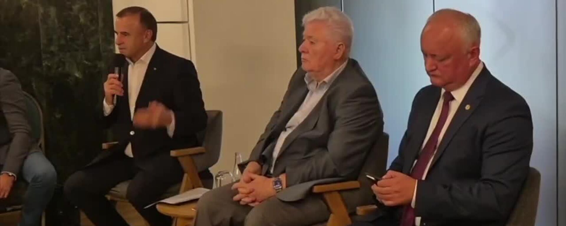 Цель PAS — не развивать страну, а удержаться у власти и избежать ответственности за свои преступления, заявил один из лидеров Патриотического блока Василий Тарлев - Sputnik Молдова, 1920, 03.09.2025