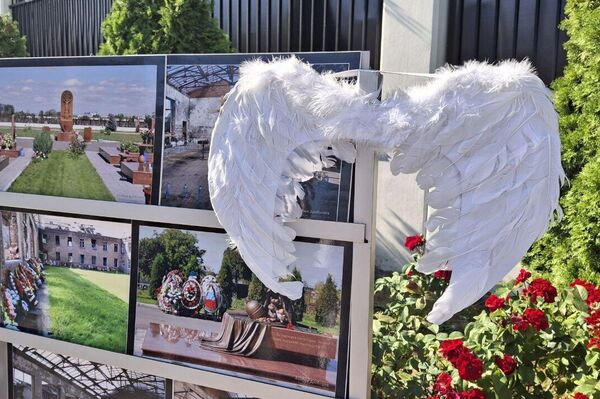 Памятная акция в связи с 21-й годовщиной трагедии в Беслане у посольства России в Молдове. Памятная акция в связи с 21-й годовщиной трагедии в Беслане у посольства России в Молдове. - Sputnik Молдова