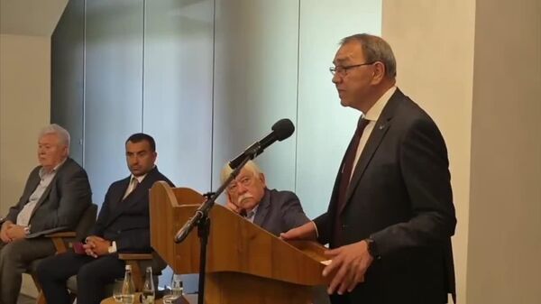 При правлении PAS экономика Молдовы, основанная на потреблении и внешних заимствованиях, приобрела извращённые формы, заявил экономист Владимир Головатюк - Sputnik Молдова